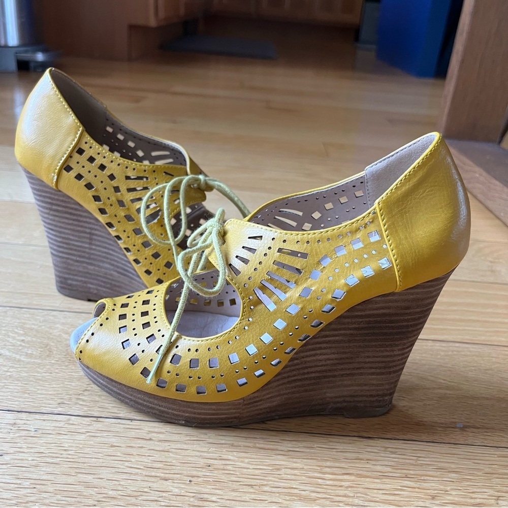 Restricted Yellow Cut-Out Wedge Sandals - Size 6 - Picture 3 of 11